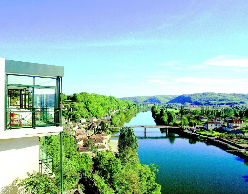 Hotel Bellevue Puy-lʼÉvêque Bagian luar foto